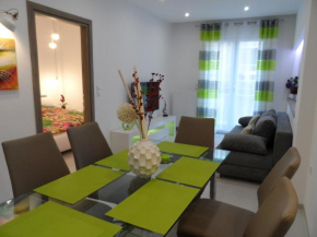 Гостиница Laura Deluxe Apartment  Салоники